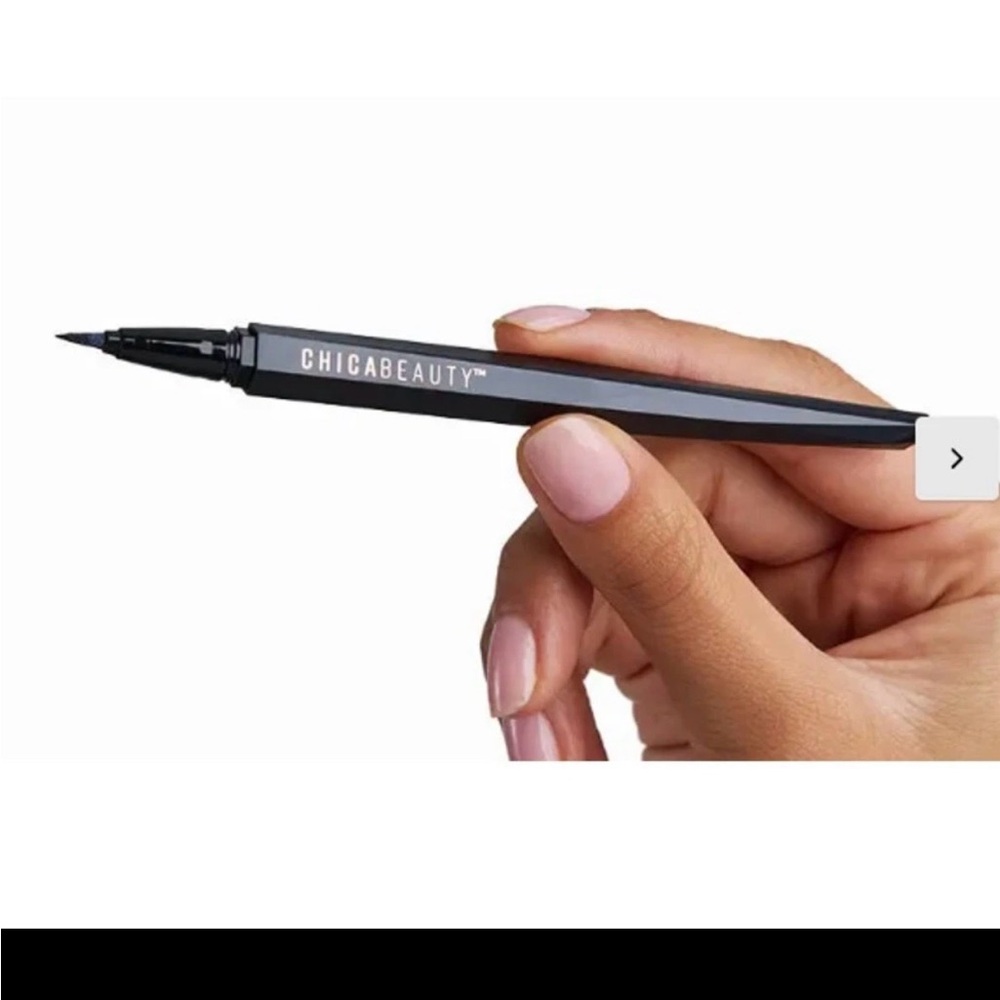 Matte Black Eyeliner Pen